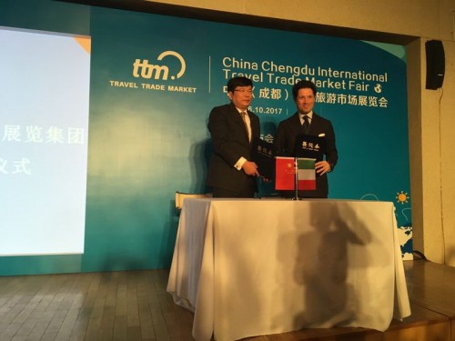 IEG_TTM Chengdu_Beijing281116_02_Sign of agreement_VP-IEG Mr.MatteoMarzo...