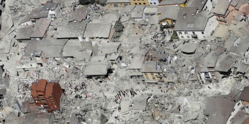 Amatrice, 24 agosto 2016 (AP Photo/Gregorio Borgia)