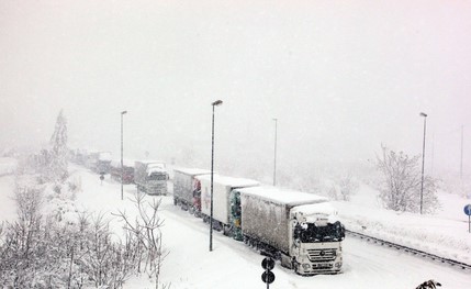 Causa bufera di neve bloccata la superstrada E45 a Cesena 04 febbraio  2012.ANSA/PASQUALE BOVE