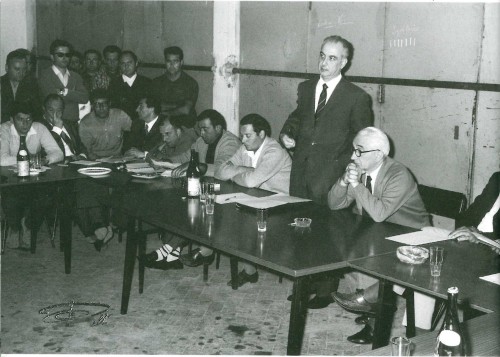 3 - 1969. Morciano di R. Assemblea all'interno della Ghigi. Al tavolo anche Luigi Cavalli