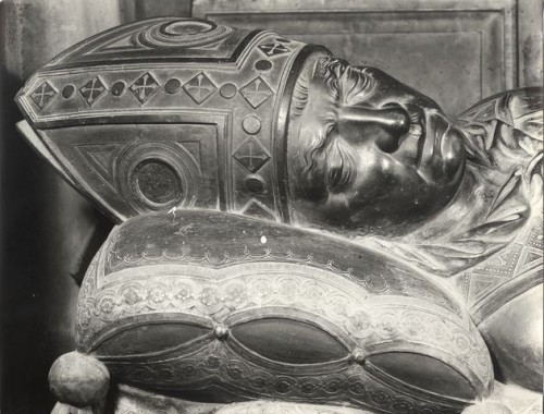 Tomba dell'antipapa Giovanni XXIII nel battistero del Duomo di Firenze