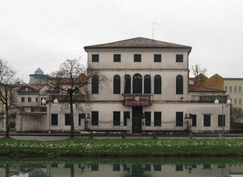 Palazzo Zollio a Mira, sulla riviera del Brenta