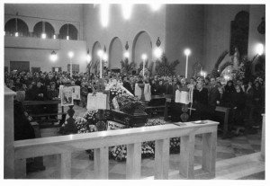 2 dicembre 1970. Nella Chiesa di San Nicolò, stracolma di gente, si svolse il funerale di Ennio