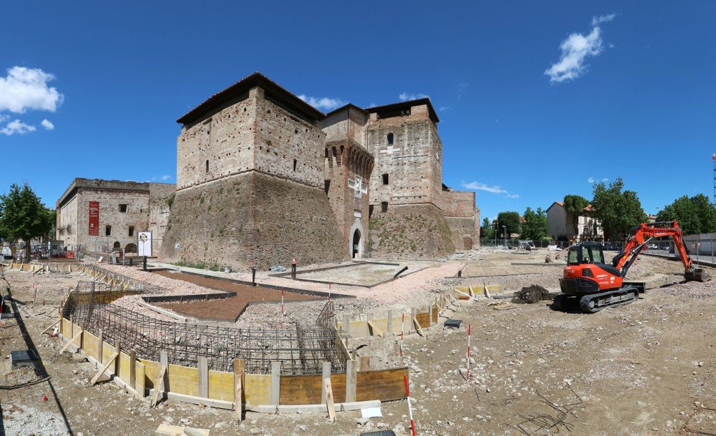 piazza malatesta - castelsimsondo