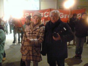 8 dicembre 2013. Rimini. Manifestazione sindacale con fiaccolata per il lavoro in difesa di Aeradria e di Valleverde di Coriano. A destra, Piero Nicoletti