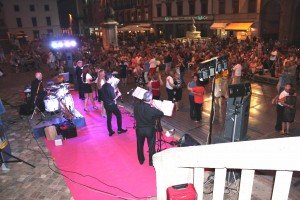 9 luglio 2017. Rimini, Piazza Cavour. Gran Premio Ballo Liscio. Suonano i “Ragazzi di Romagna”