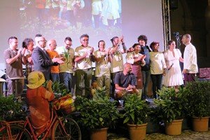 Gli organizzatori della serata sul-palco