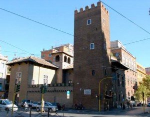 La torre degli Anguillara in Trastevere a Roma