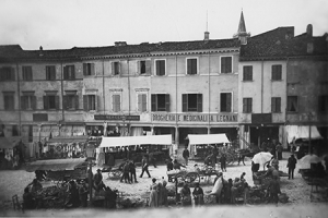 094 - piazza tre martiri primi 900