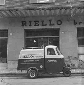 103 - negozio riello, via roma 1961