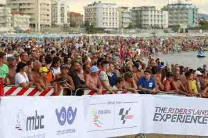 Cattolica_Motor Beach Circus_pubblico