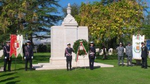 cerimonia liberazione rimini cimitero commonwealth1