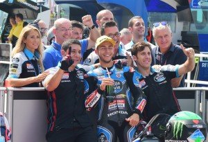 Enea Bastianini festeggia la pole position in Moto3