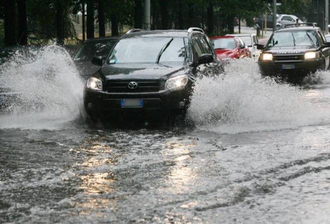 Temporali E Venti Di Burrasca Si Alza L Allerta Meteo In Emilia